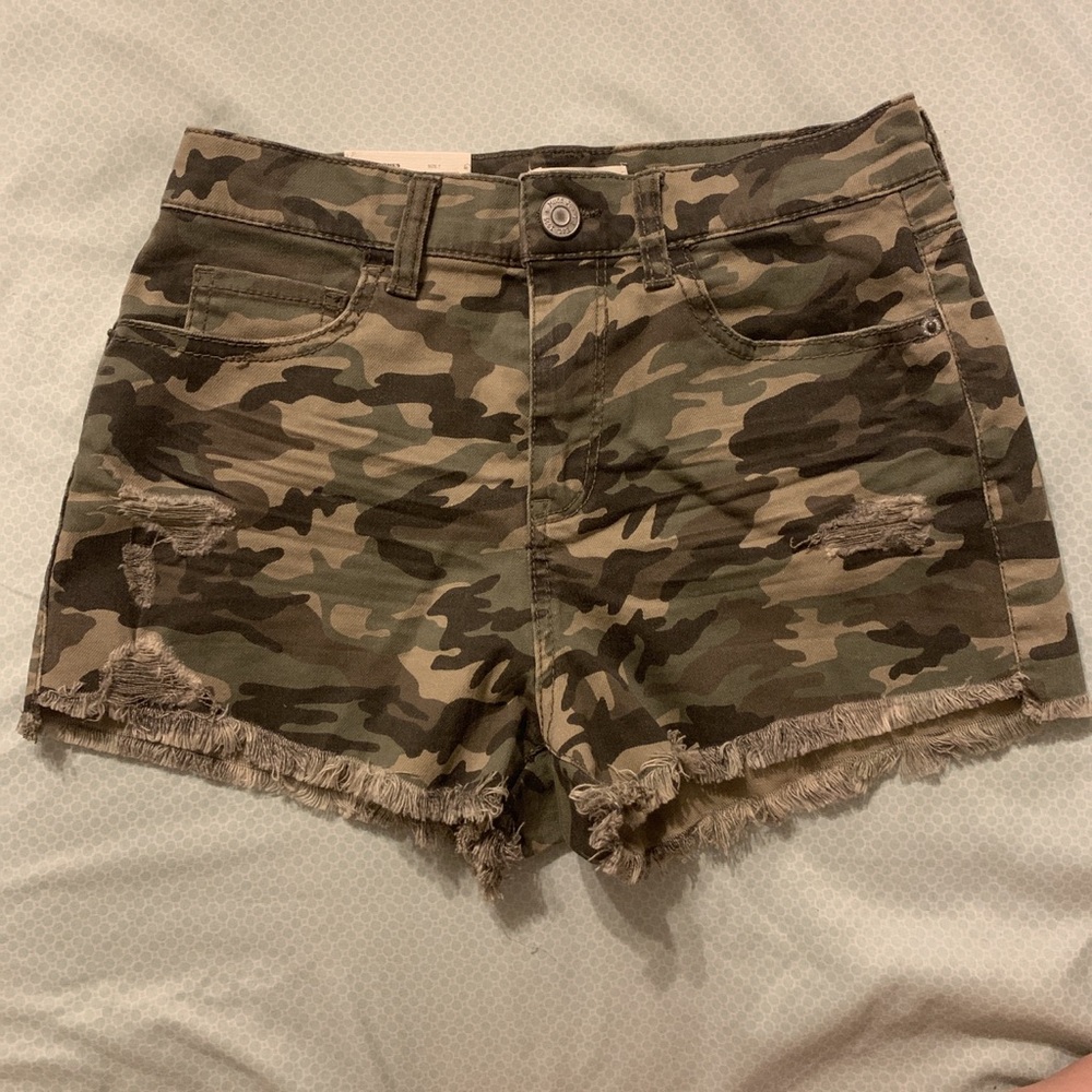 Mudd clothing camouflage shortie shorts vsco